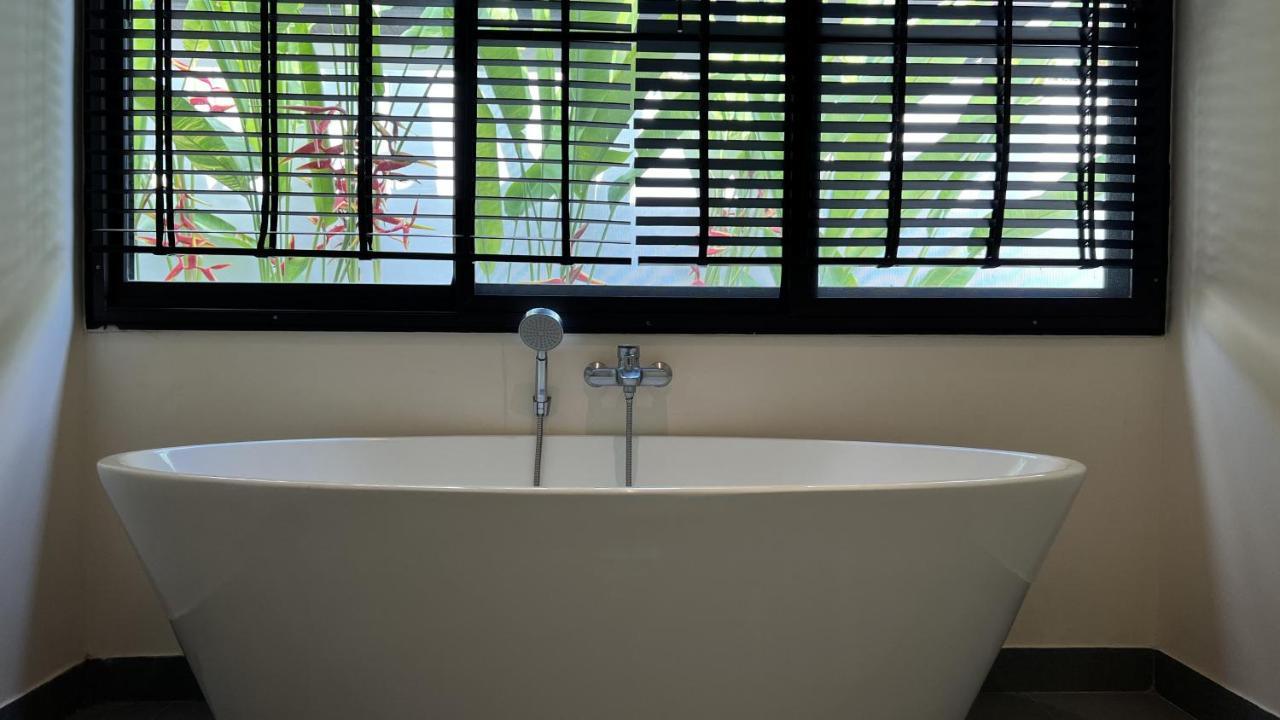 Plunge Tropic Villas 2 Naiharn Rawai Kültér fotó