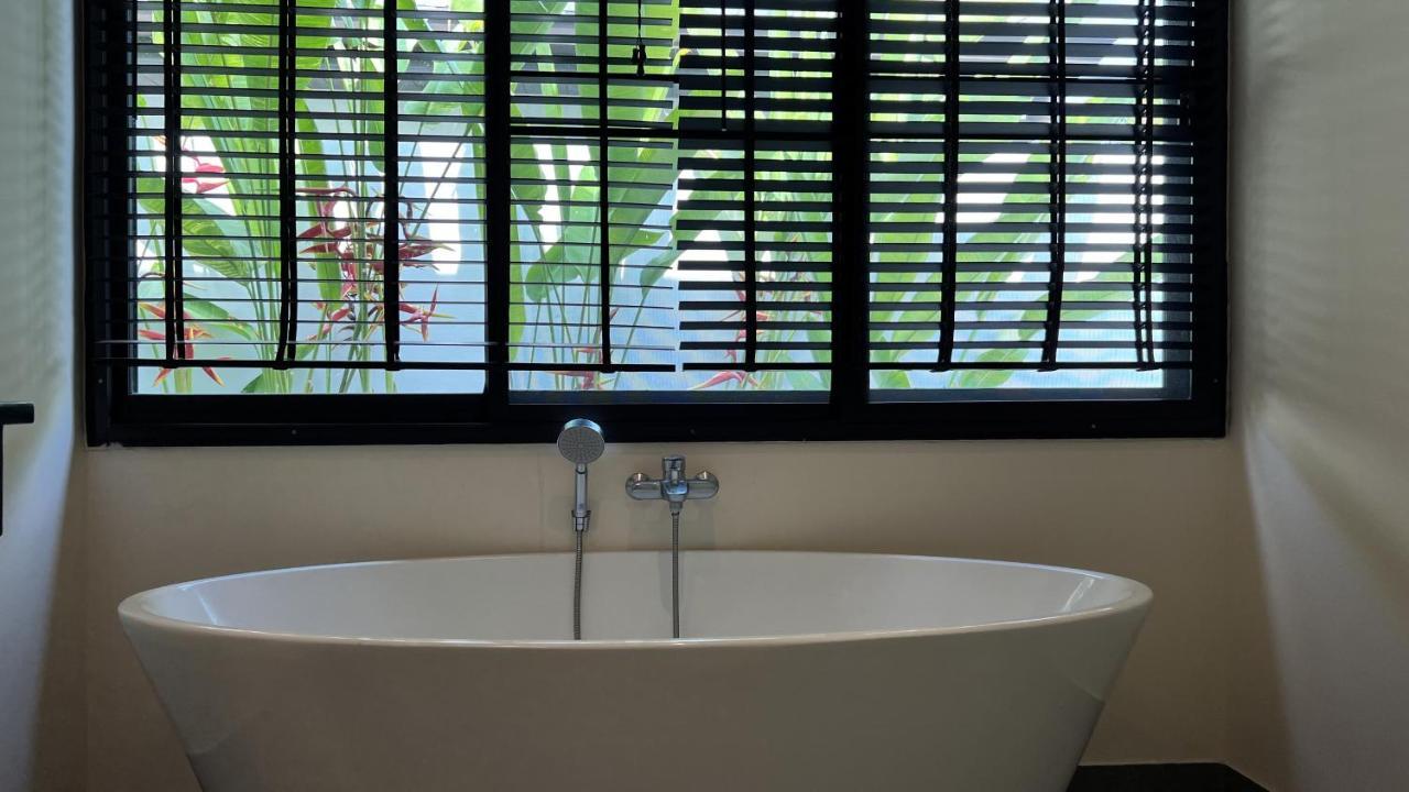 Plunge Tropic Villas 2 Naiharn Rawai Kültér fotó