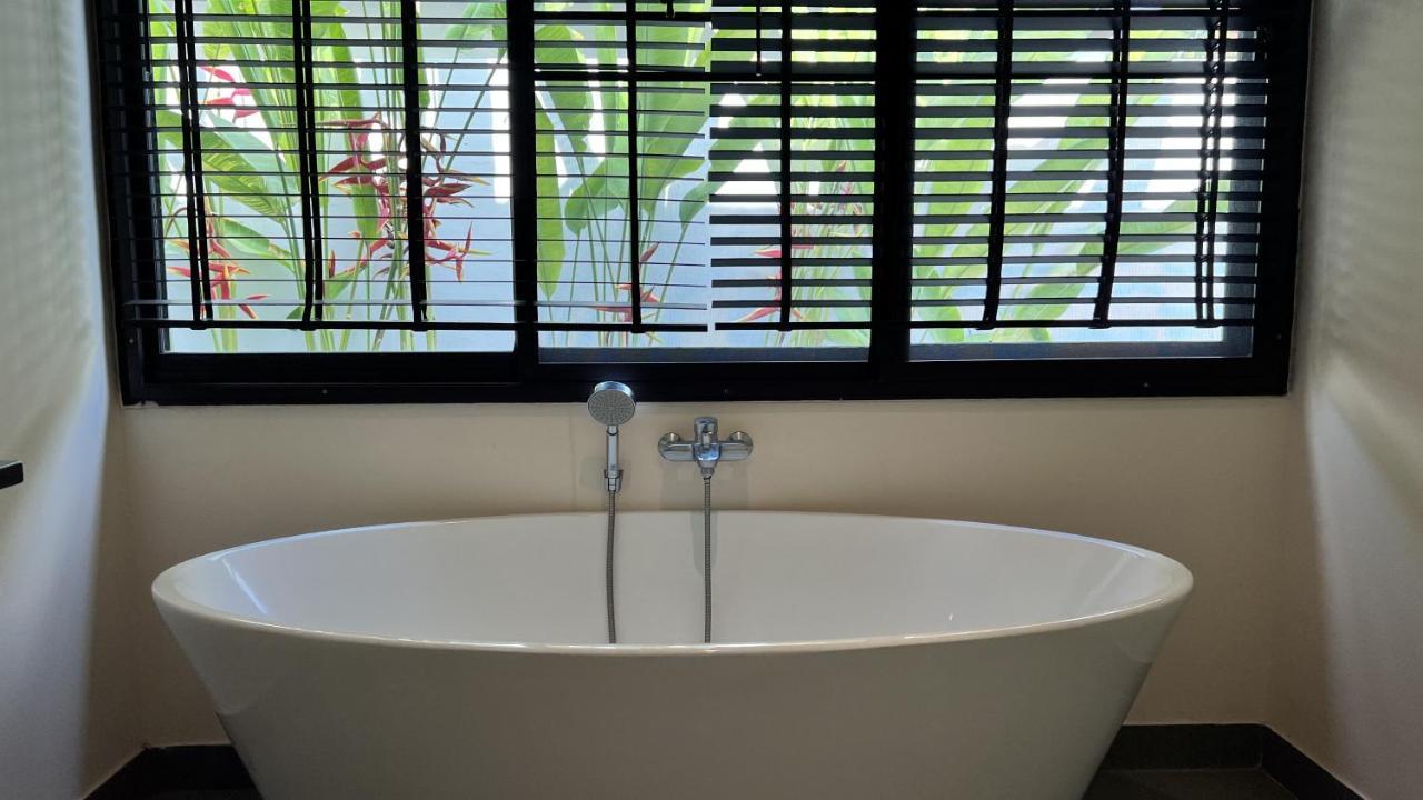 Plunge Tropic Villas 2 Naiharn Rawai Kültér fotó